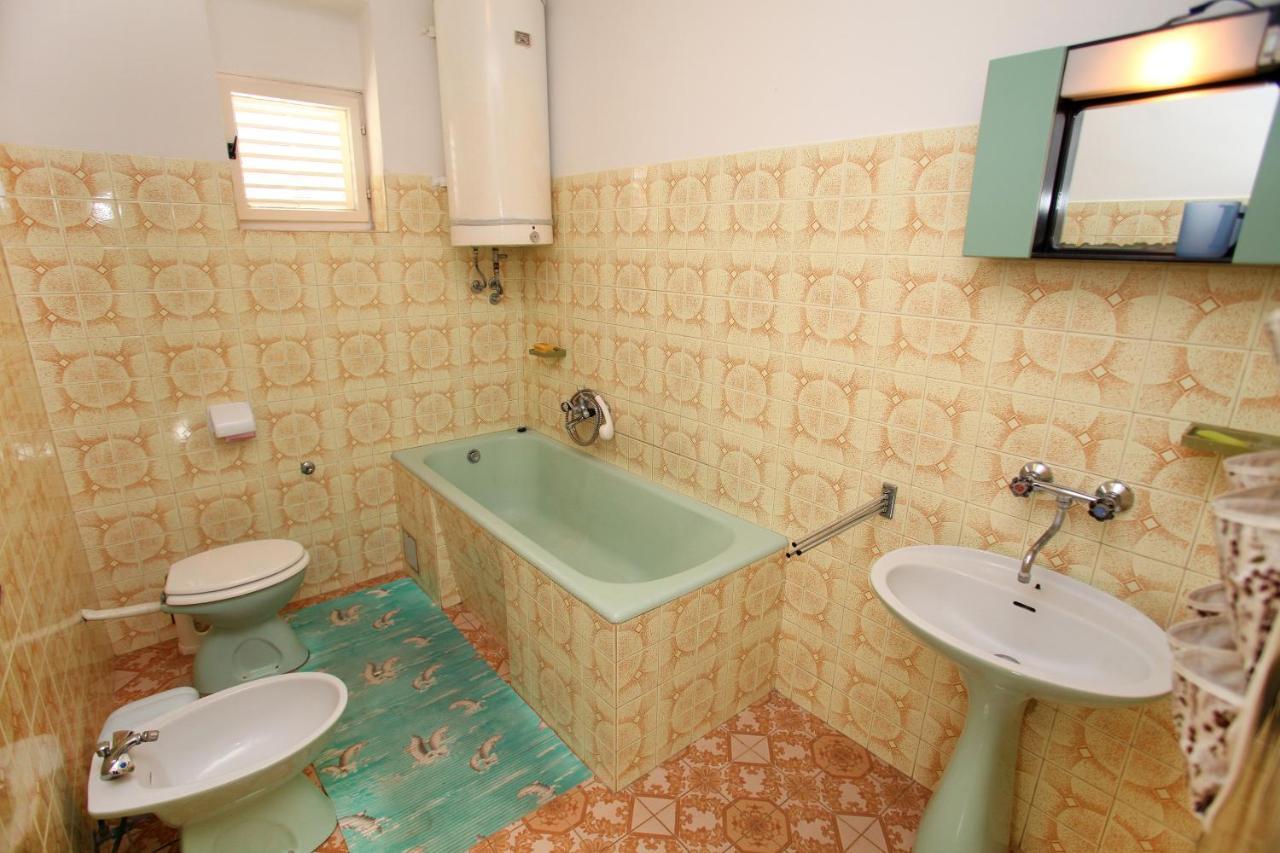 Apartments By The Sea Vinisce, Trogir - 4892 Ngoại thất bức ảnh